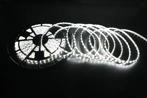 Светодиодная лента с линзой 24v 2835 48led Белый фото