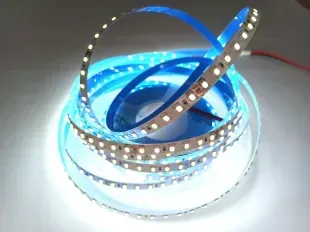 Светодиодная LED лента 24v 2835 120led/m ip20 белый Премиум фото